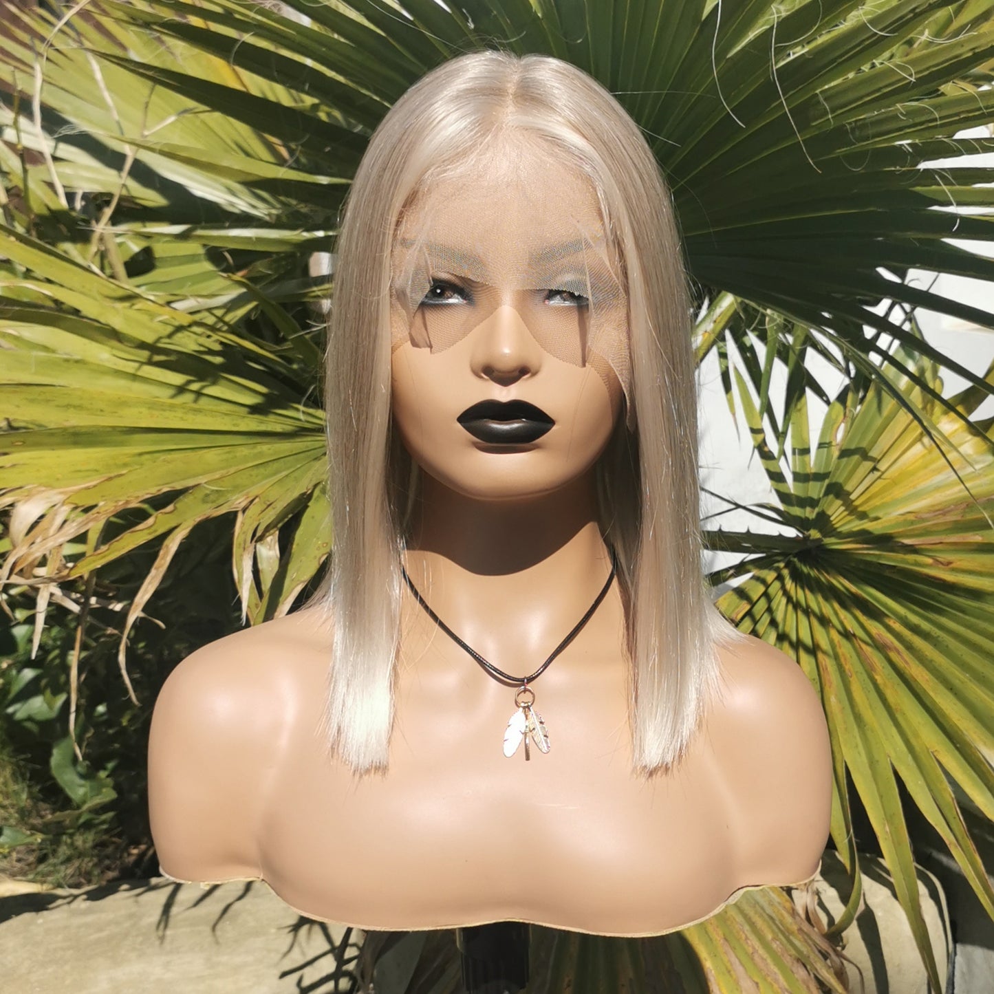 Pearl Bleach blond synthetic wig - Keshleysheadshop