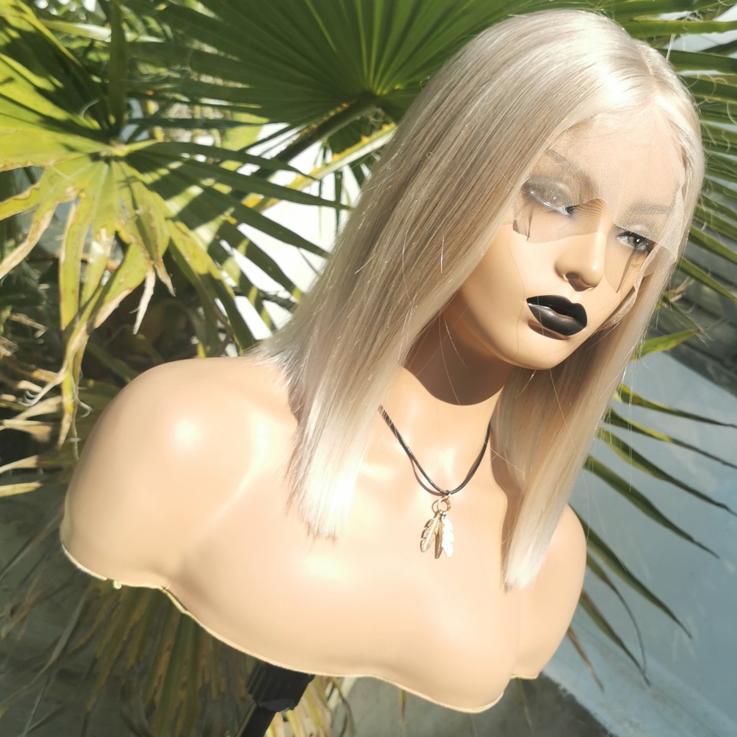 Pearl Bleach blond synthetic wig - Keshleysheadshop