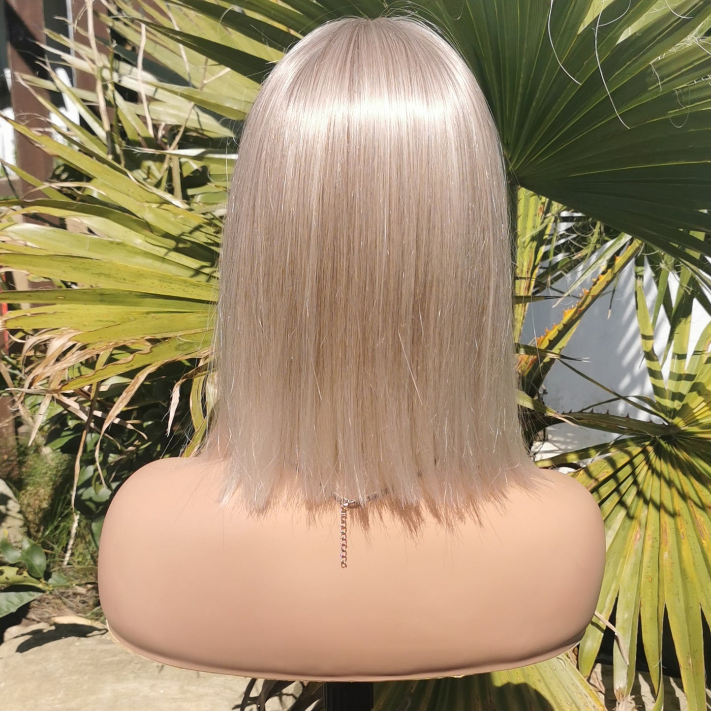Pearl Bleach blond synthetic wig