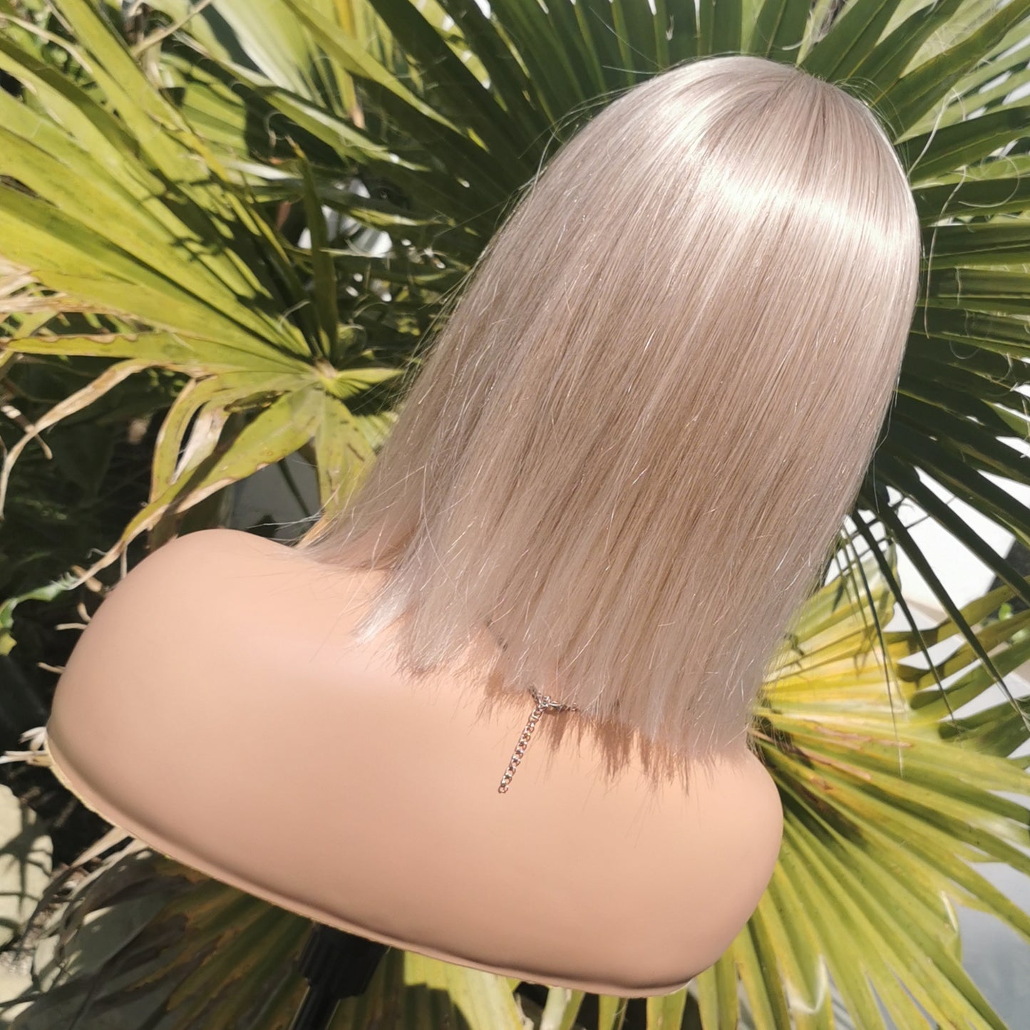 Pearl Bleach blond synthetic wig - Keshleysheadshop