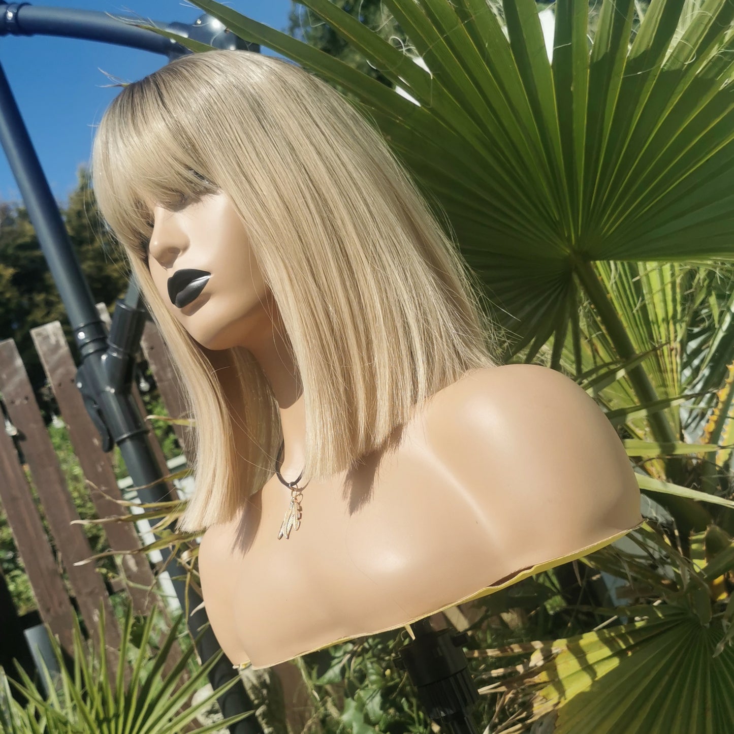 Bang Tidy blonde synthetic wig - Keshleysheadshop