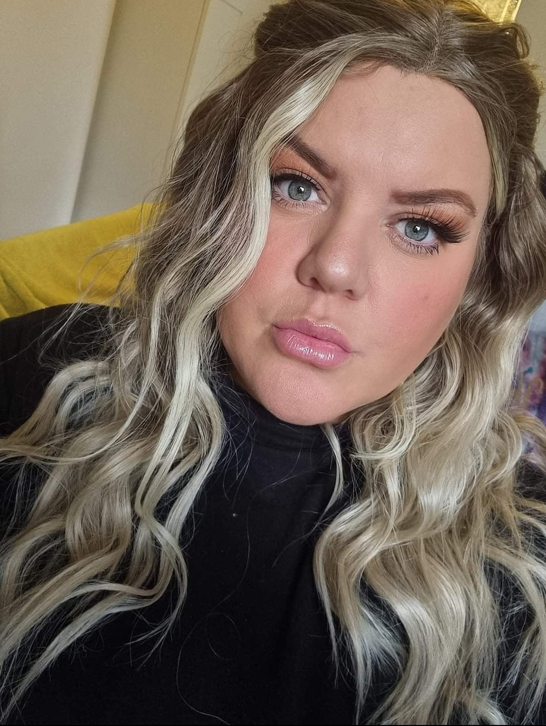 Kesha blonde synthetic wig - Keshleysheadshop