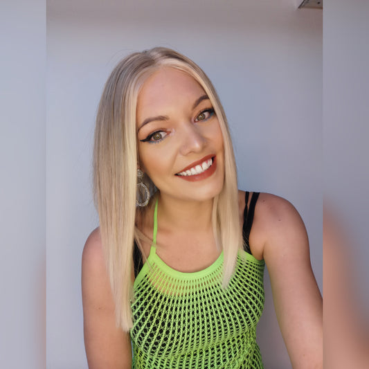 Pearl Bleach blond synthetic wig - Keshleysheadshop